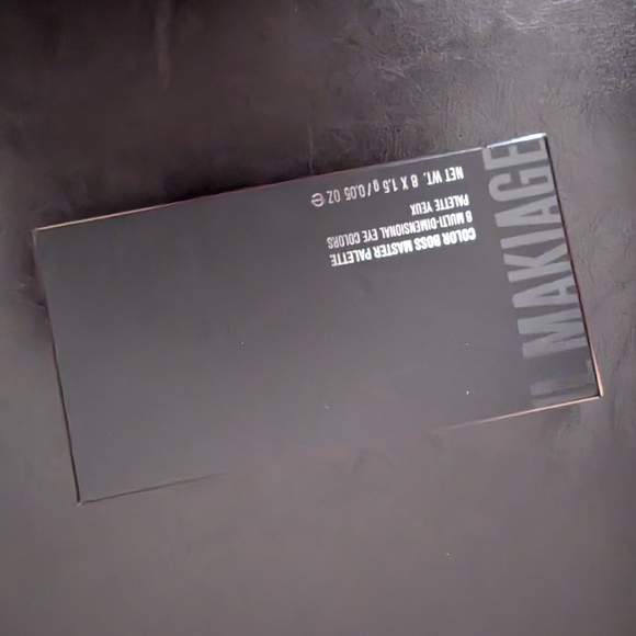 IL Makiage Master Eyeshadow 8-Eye Color Palette in Treat Yo' Self, 8x15g/0.05oz - Picture 3 of 4